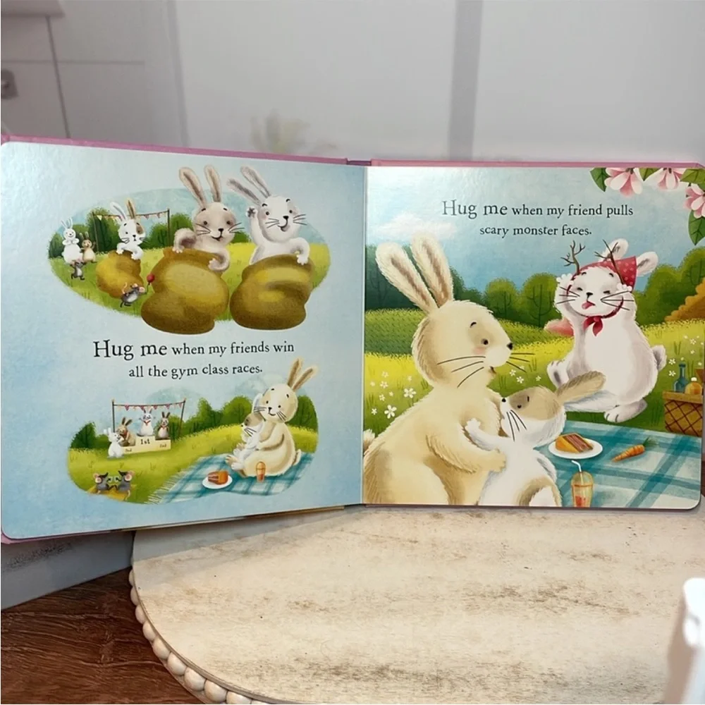 NWT Hug Me Book Daniela Dogliani